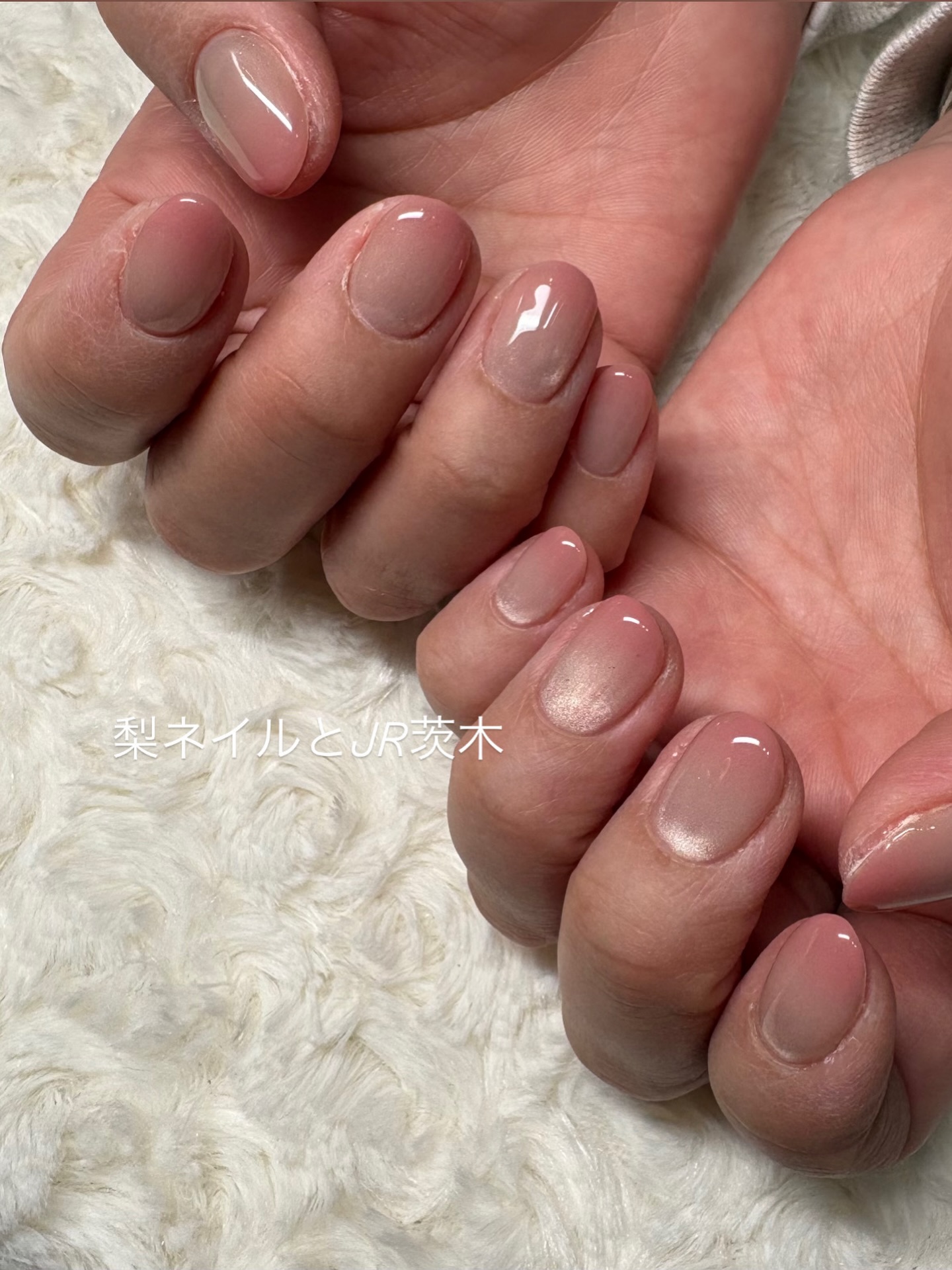 #マグ の上に#ピンクグラデーション 🫶🏻
.
ピンクカラー増えてきました🌸✨
.
入学、卒業シーズンのネイルは、💅🏻
梨ネイルにお任せください😊
.
いつもありがとうございます🥰🙇🏻♀️
.
.
【梨ネイルとJR茨木】
JR茨木駅近く完全予約制
プライベートネイルサロン/フットケアサロン
梨ネイル - Nashi nail -🍐💅🏻
ネイルが大好きなネイリストが、
フォルムと持ちにこだわり、細部まで丁寧に仕上げています。
茨木でネイルサロンをお探しの方は、
是非 梨ネイルの井上にお任せください。
素敵に、可愛く仕上げます🥰🫶🏻
#茨木ネイルサロン
#パラジェル取扱店
#ネイルブック掲載